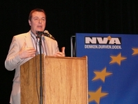 Moderator Mark Demesmaeker